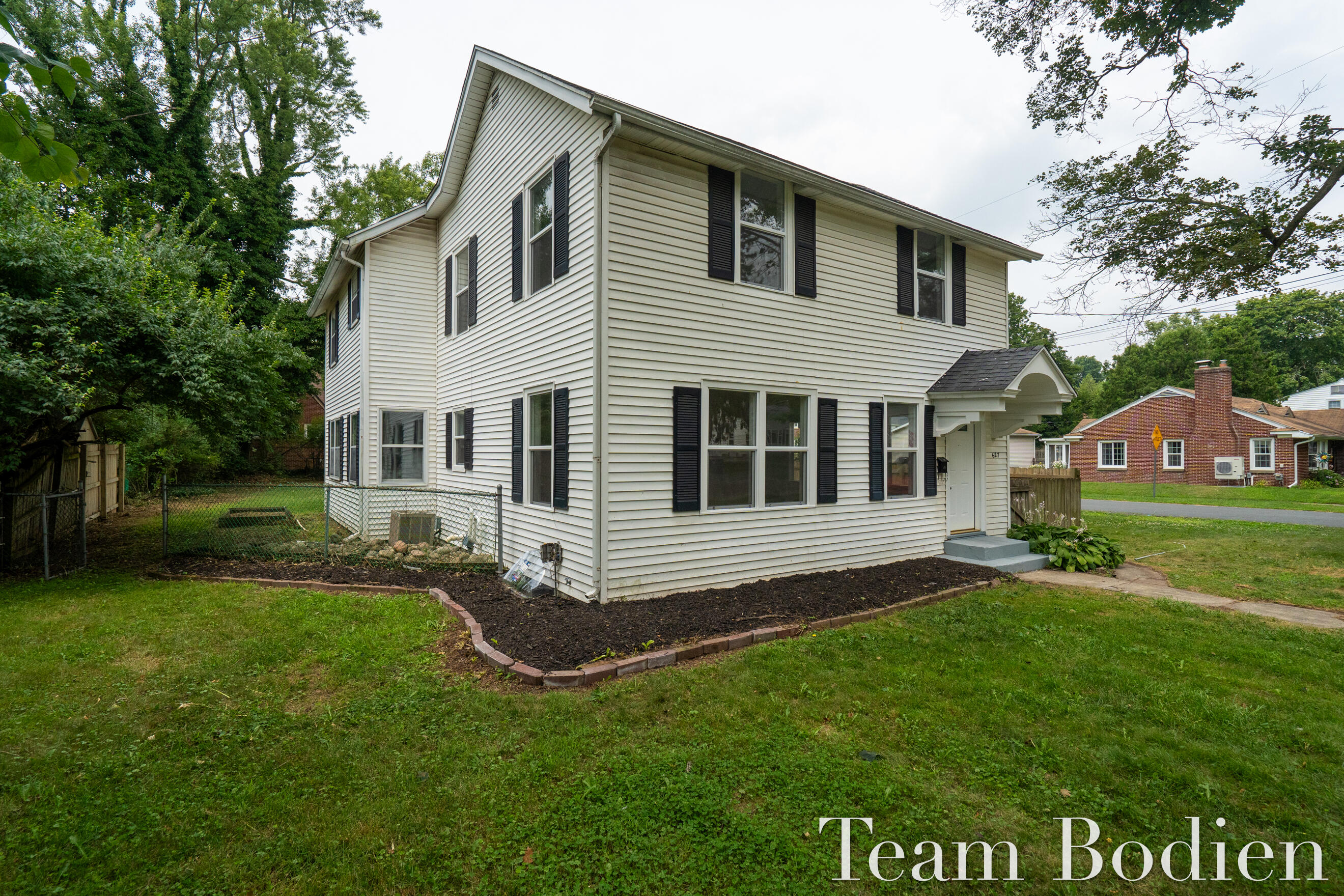 627 Pinehurst Boulevard Kalamazoo MI 49006