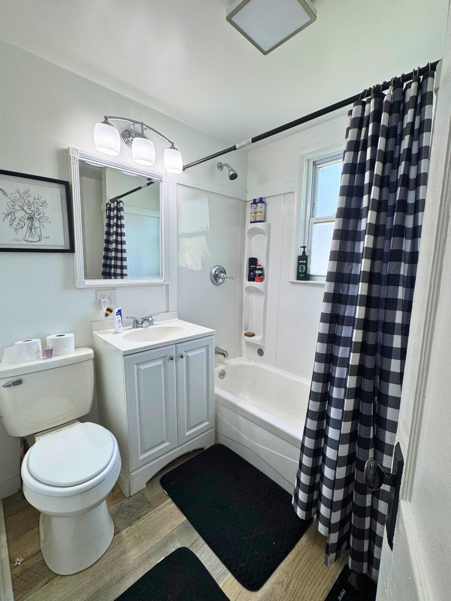 672 E Isabella Avenue Muskegon MI 49442