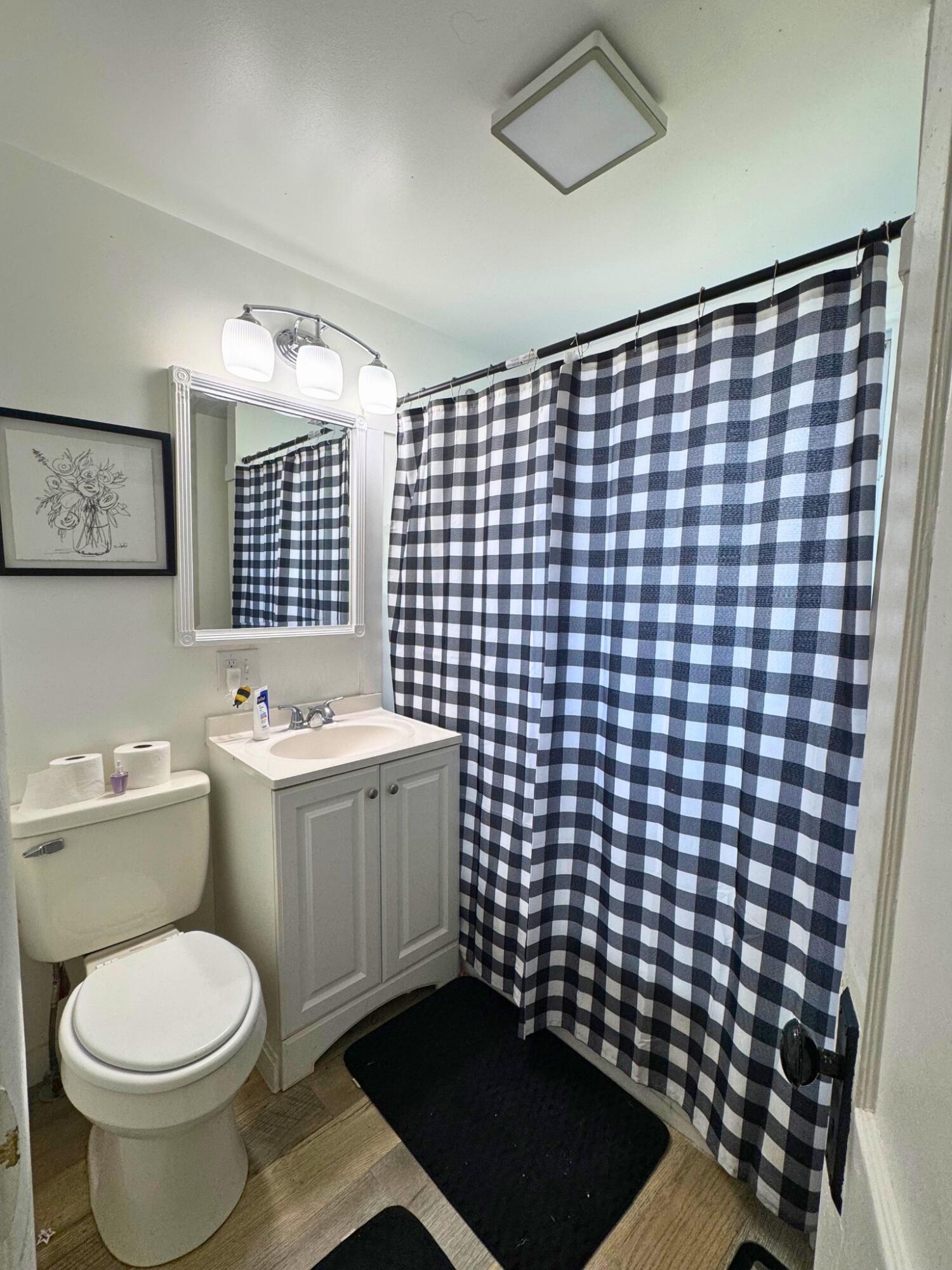 672 E Isabella Avenue Muskegon MI 49442