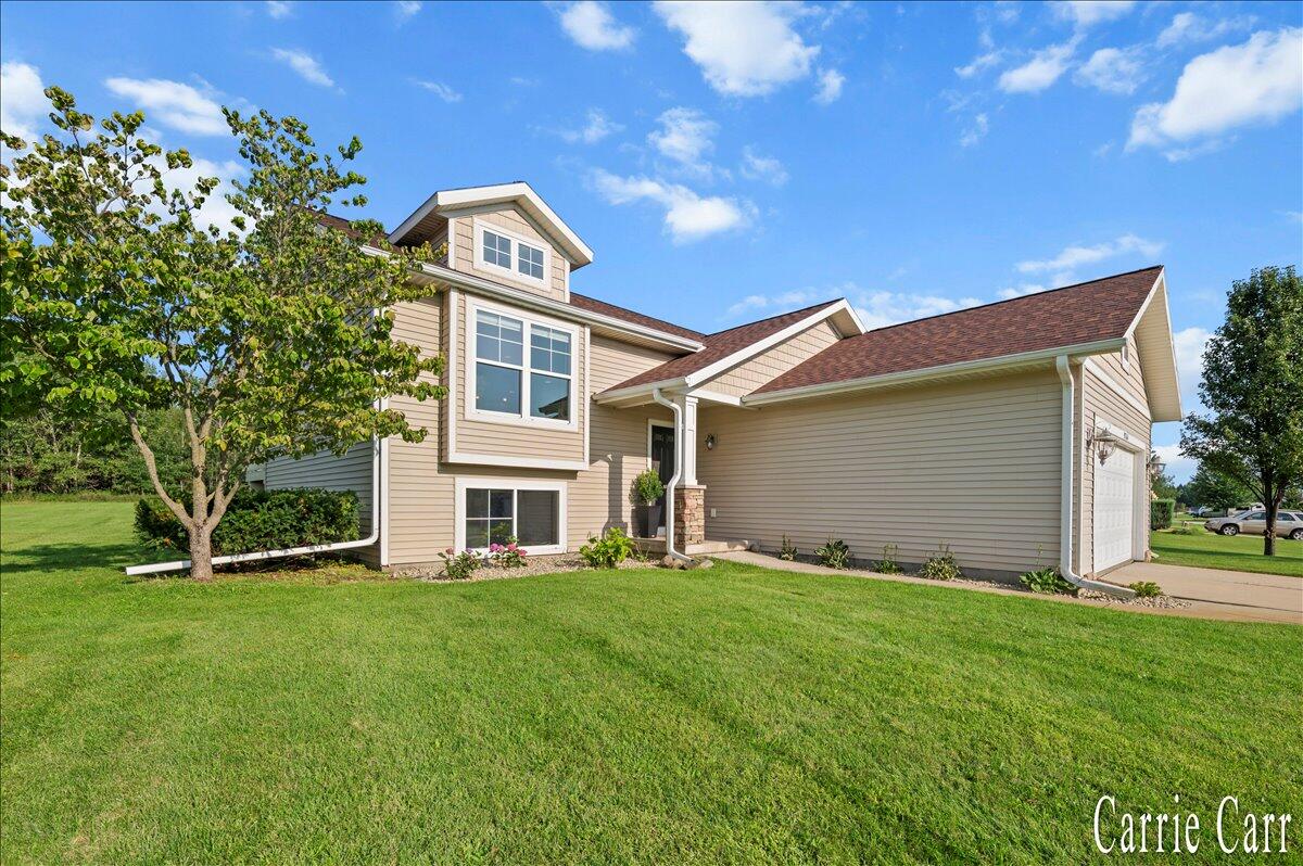 9764 Hessler Crossing Rockford MI 49341