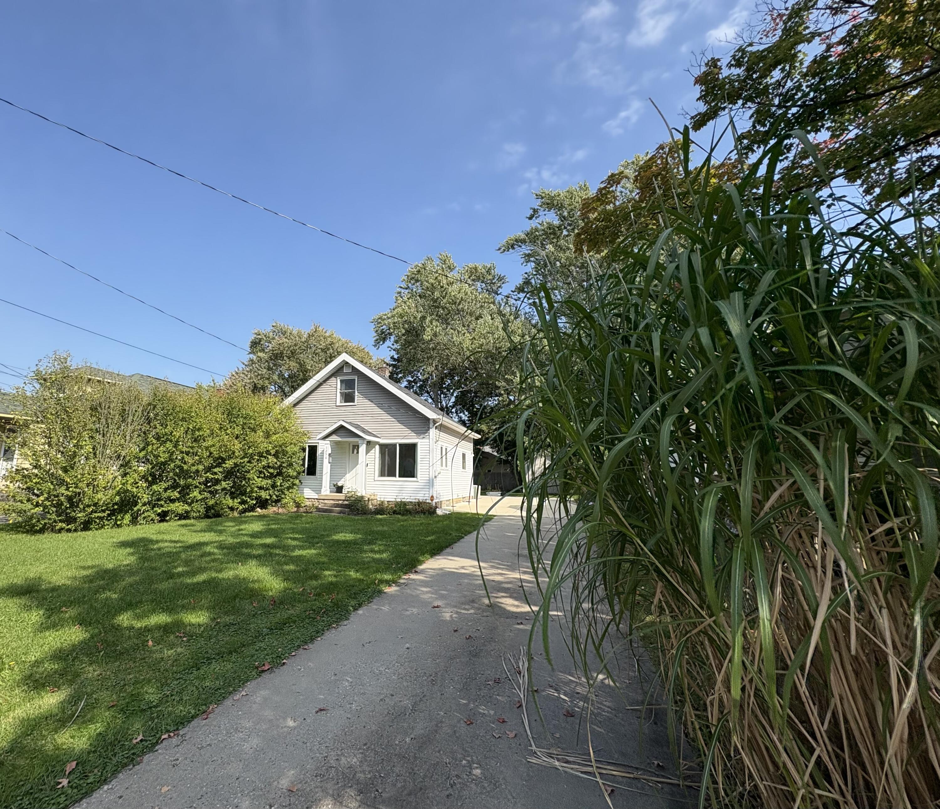 1256 Diamond Avenue NE Grand Rapids MI 49505