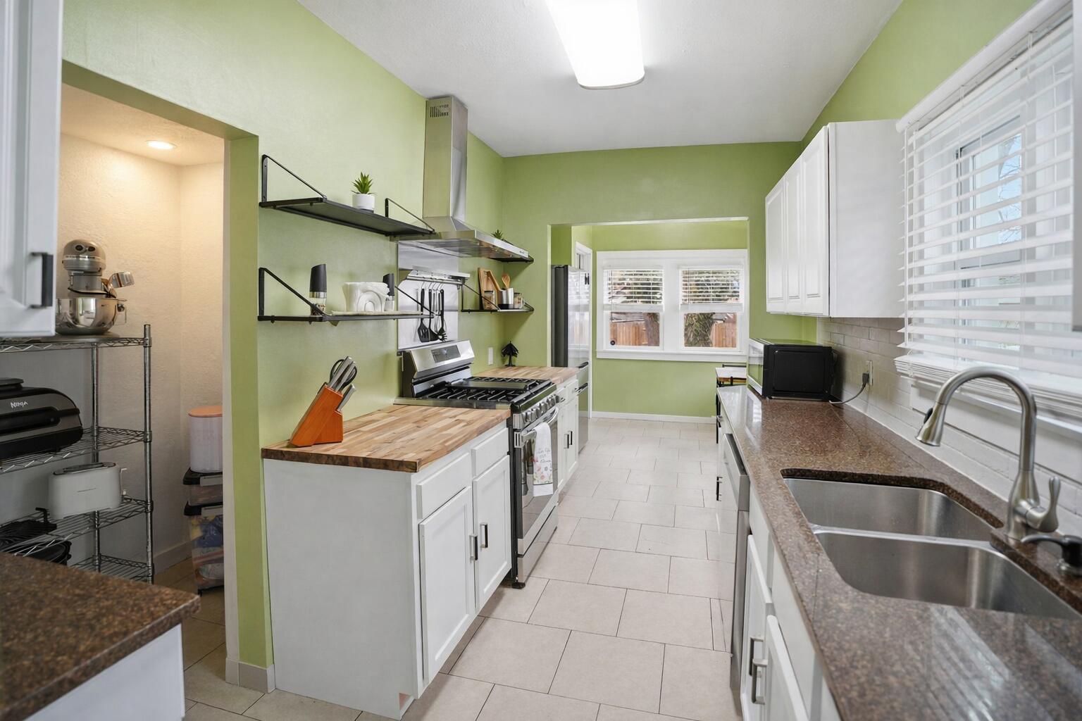 1743 Paris Avenue SE Grand Rapids MI 49507