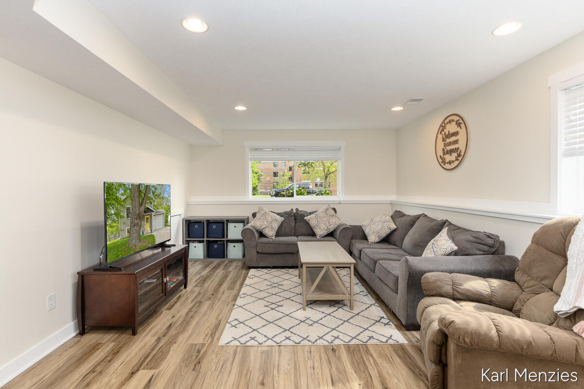 1231 Bradford Street NE Grand Rapids MI 49503