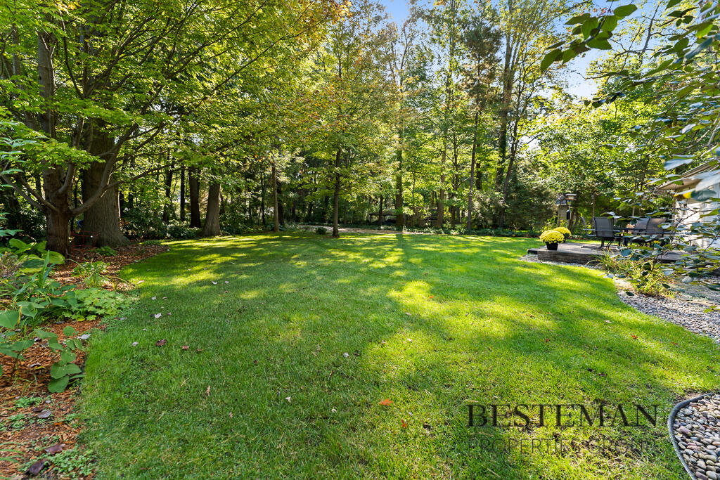 740 E Fennwood Circle Muskegon MI 49445