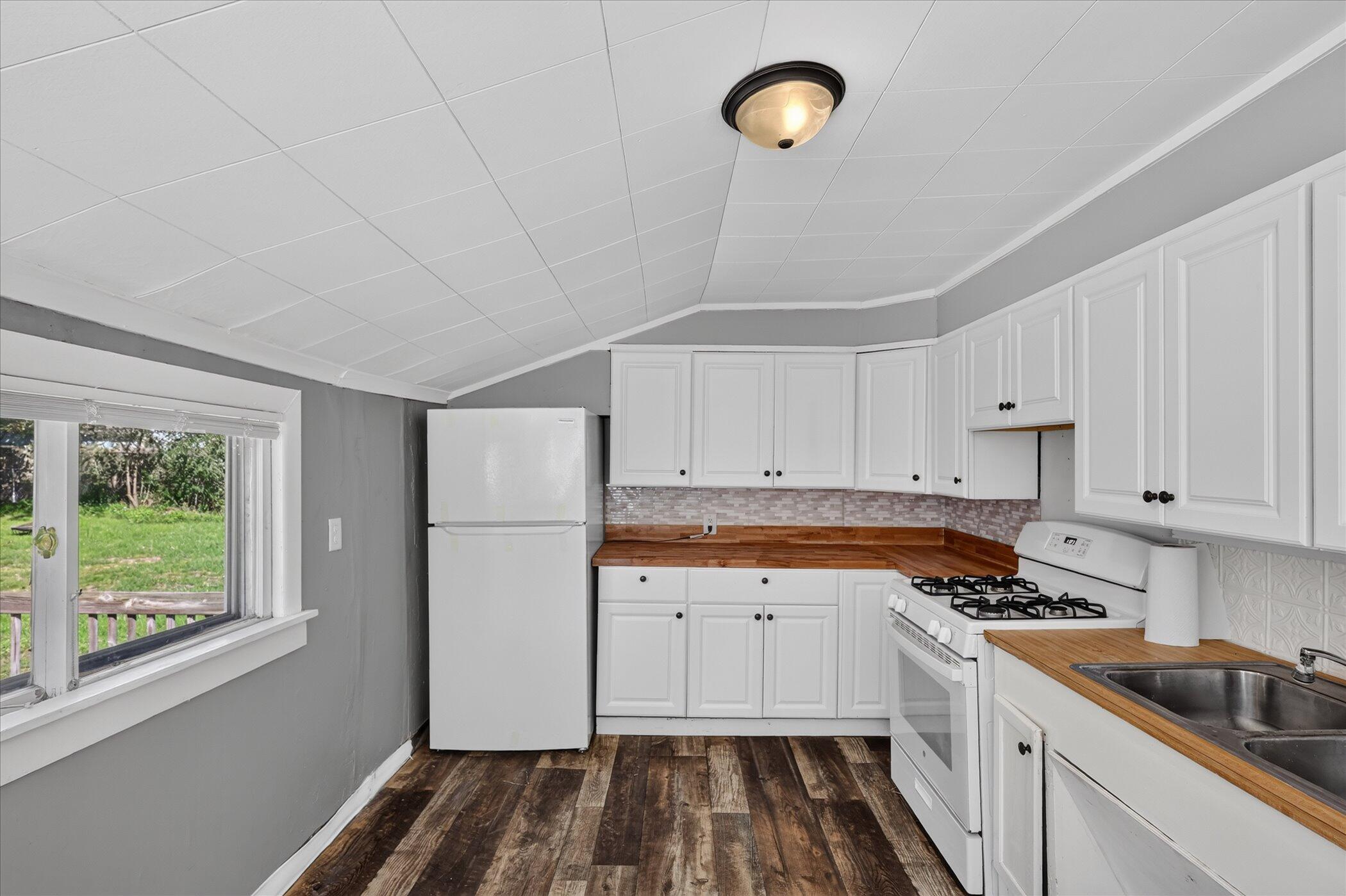 945 Jennette Avenue NW Grand Rapids MI 49504