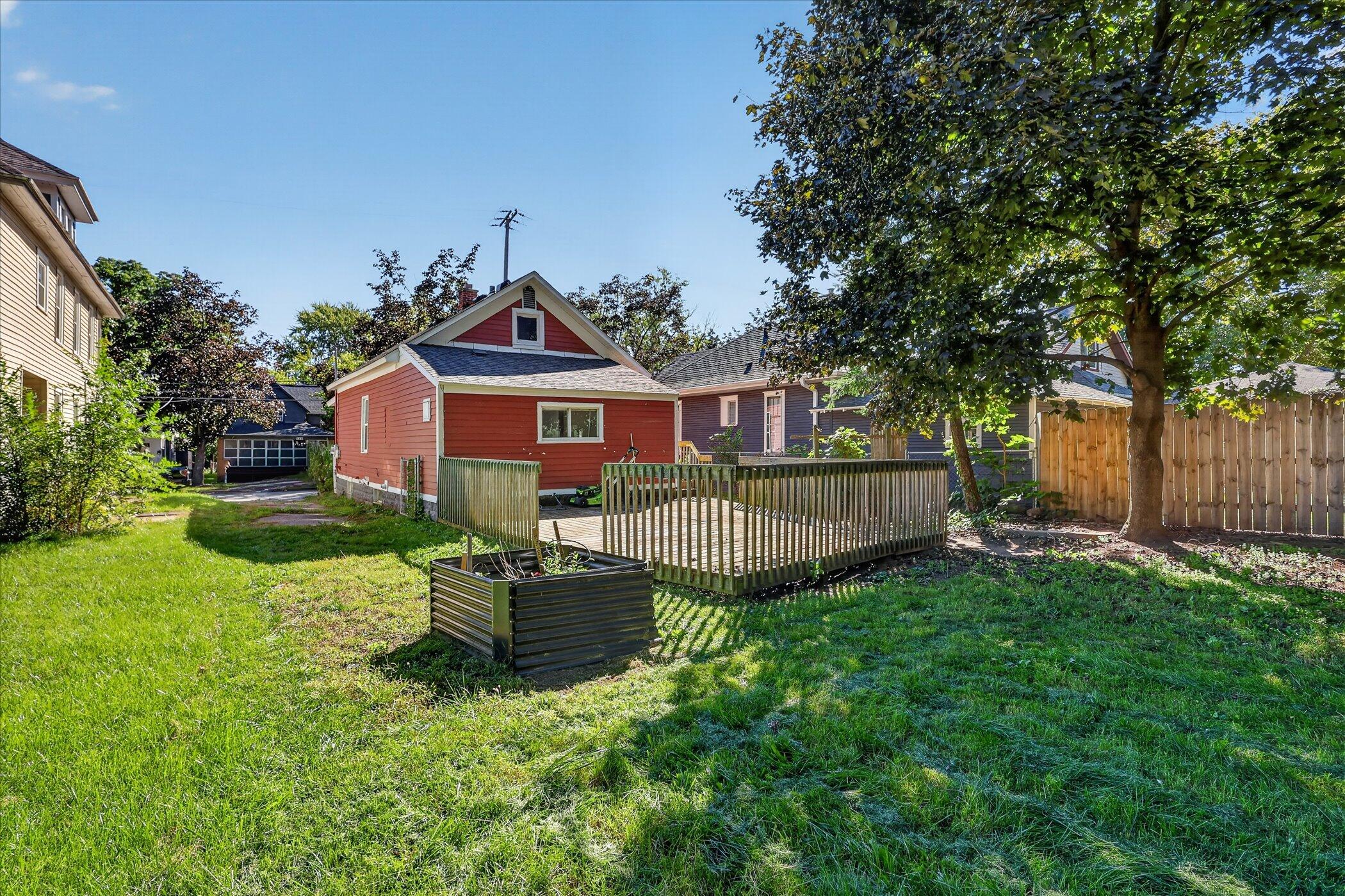 945 Jennette Avenue NW Grand Rapids MI 49504