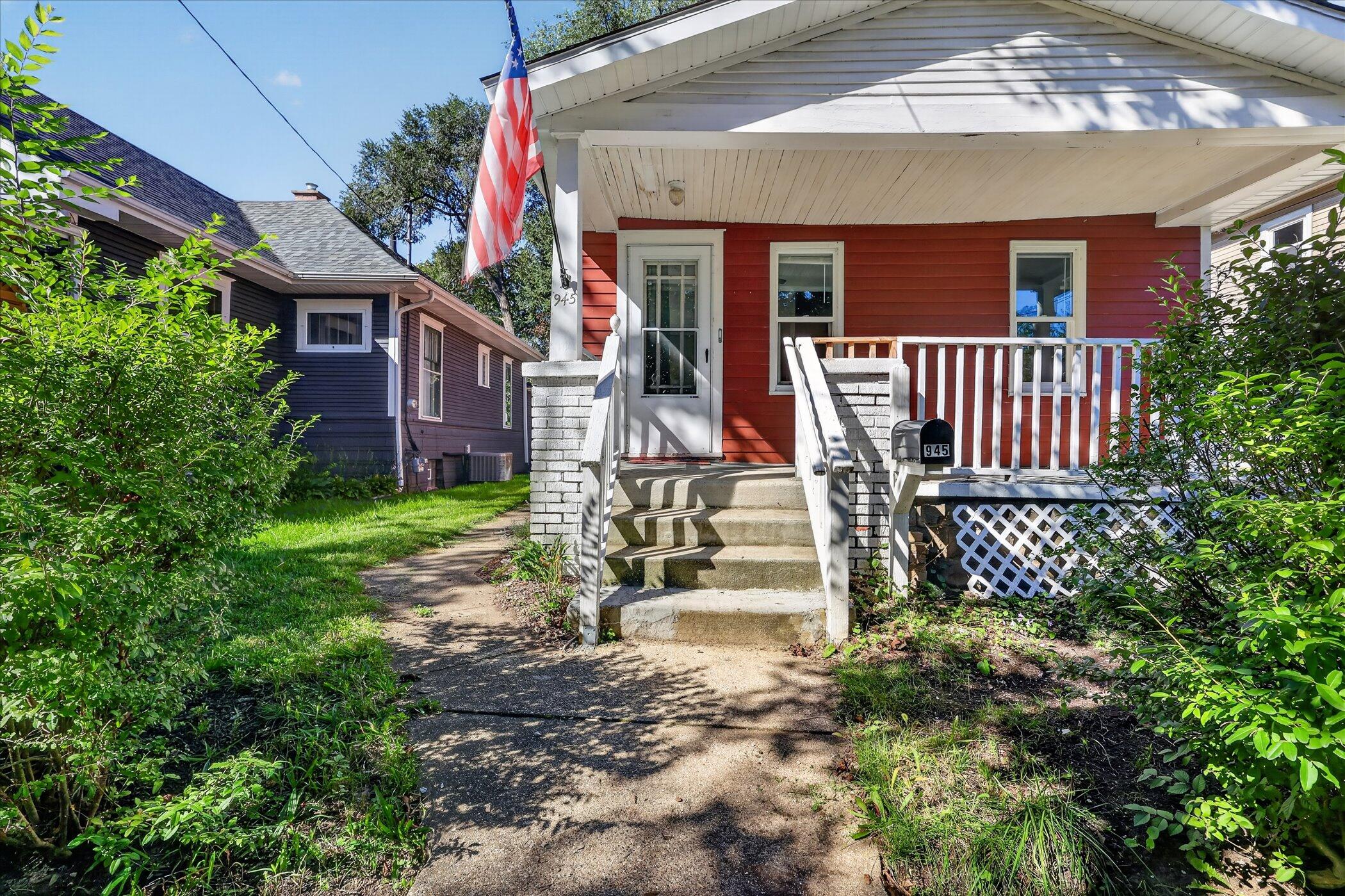 945 Jennette Avenue NW Grand Rapids MI 49504