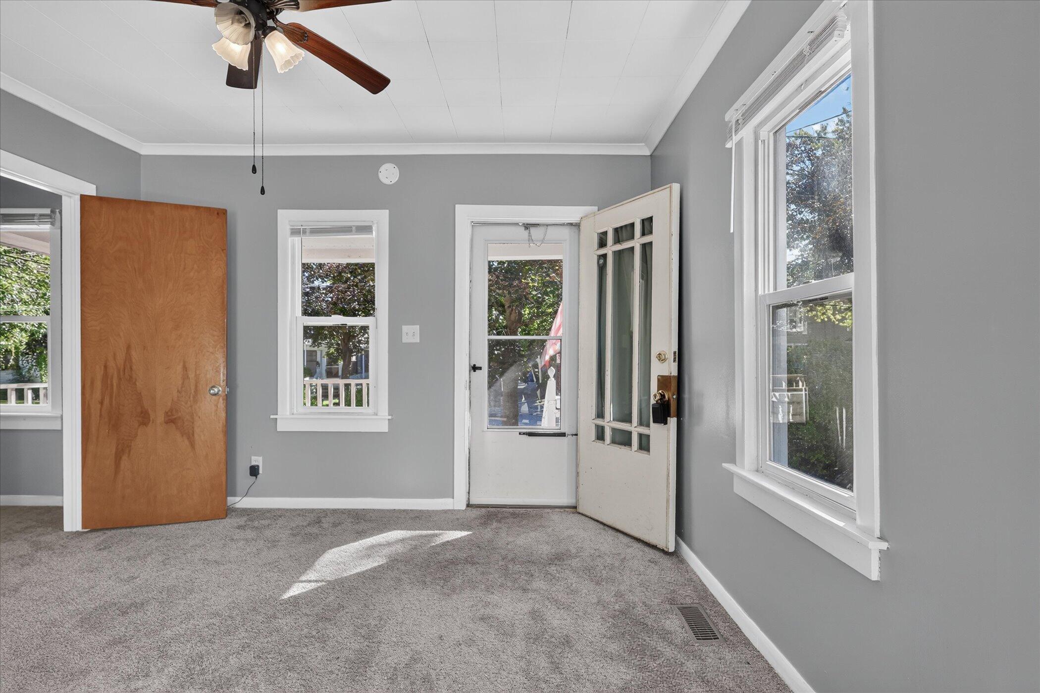 945 Jennette Avenue NW Grand Rapids MI 49504