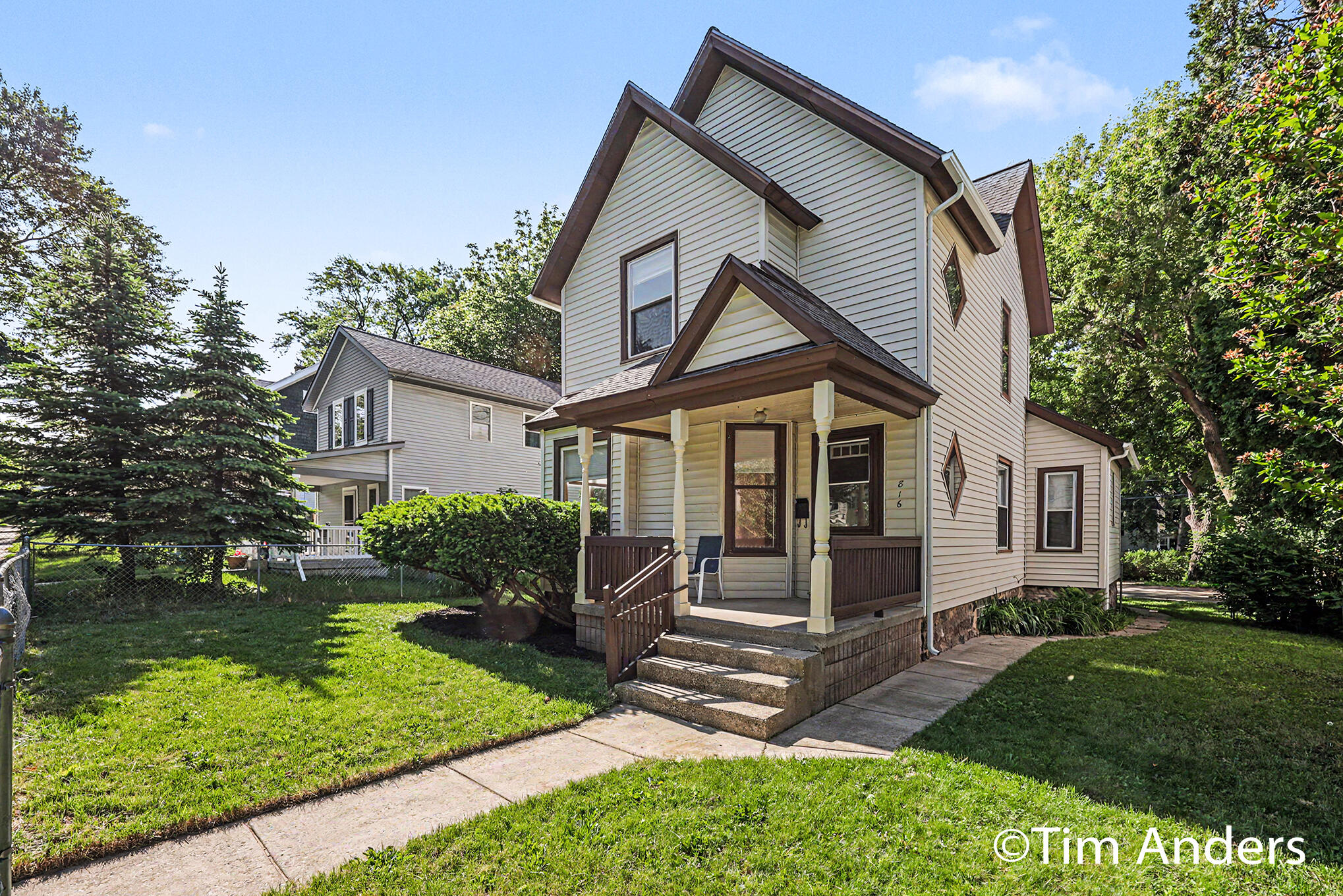 816 Innes Street NE Grand Rapids MI 49503