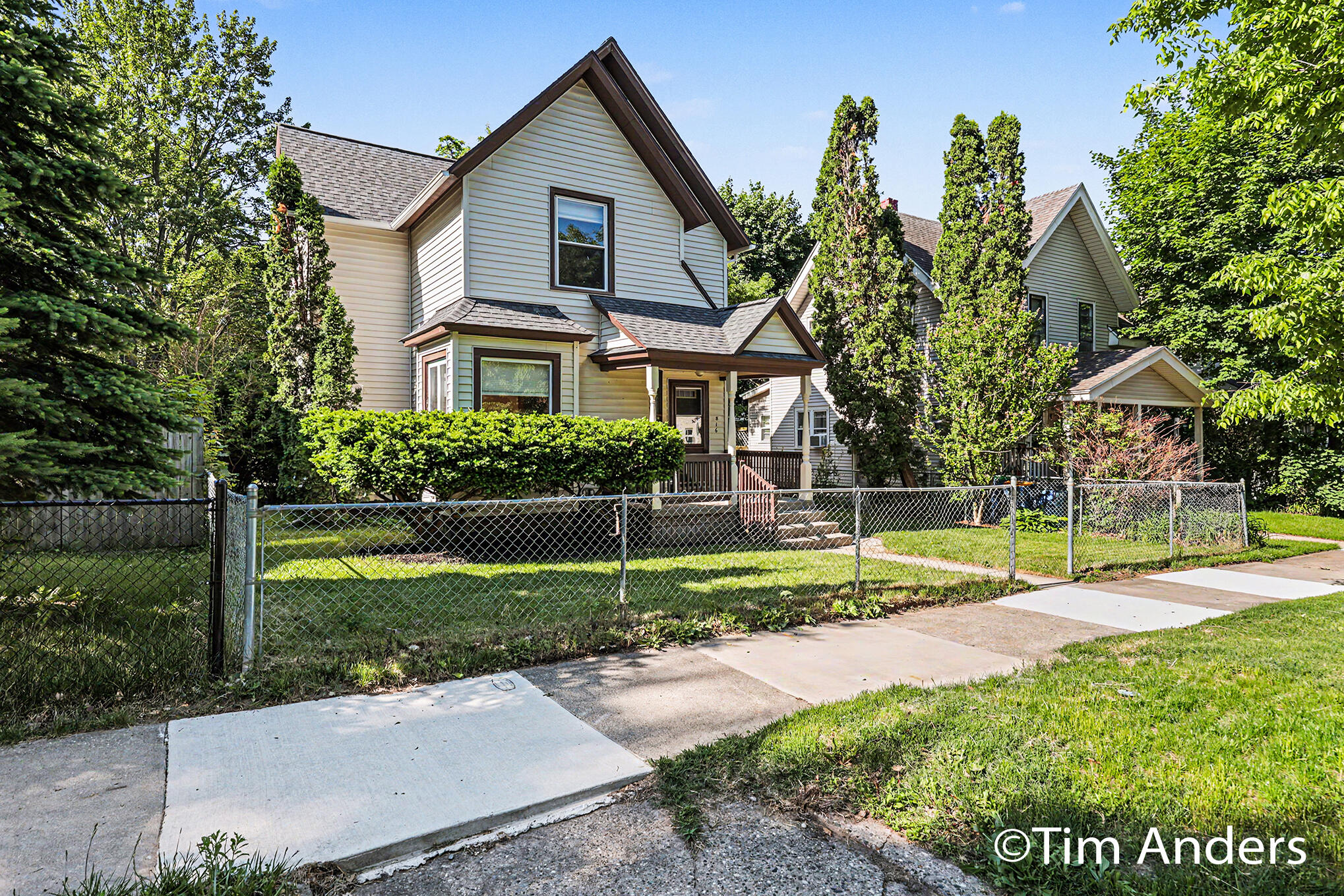 816 Innes Street NE Grand Rapids MI 49503