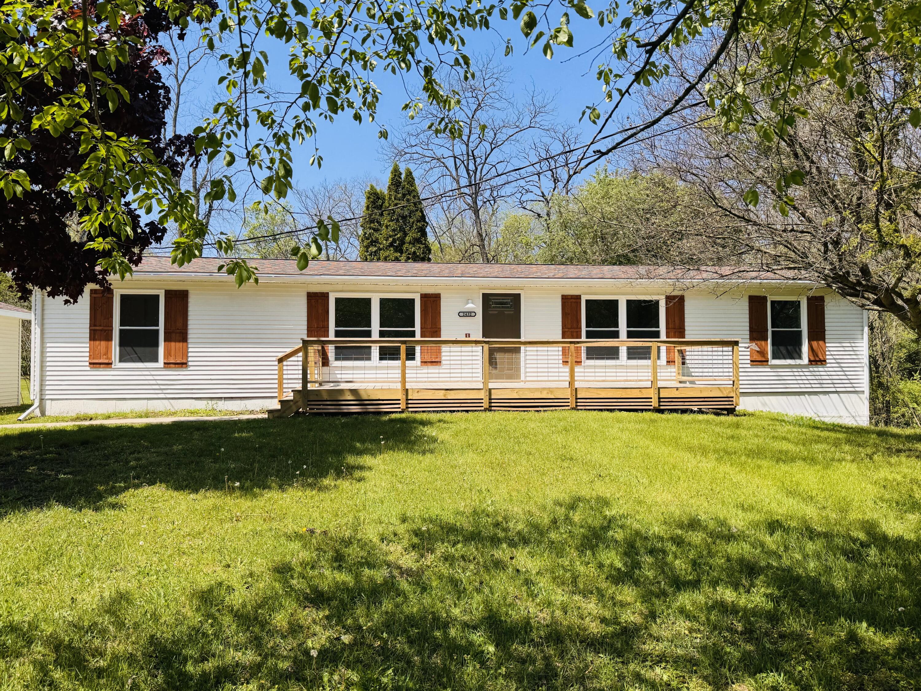 2432 Bond Street Niles MI 49120