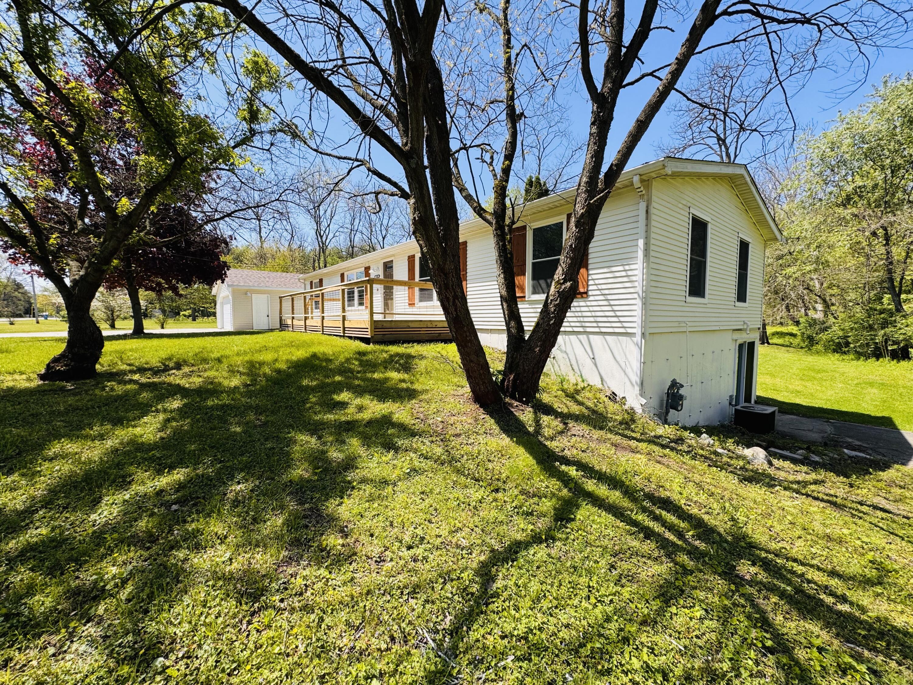2432 Bond Street Niles MI 49120