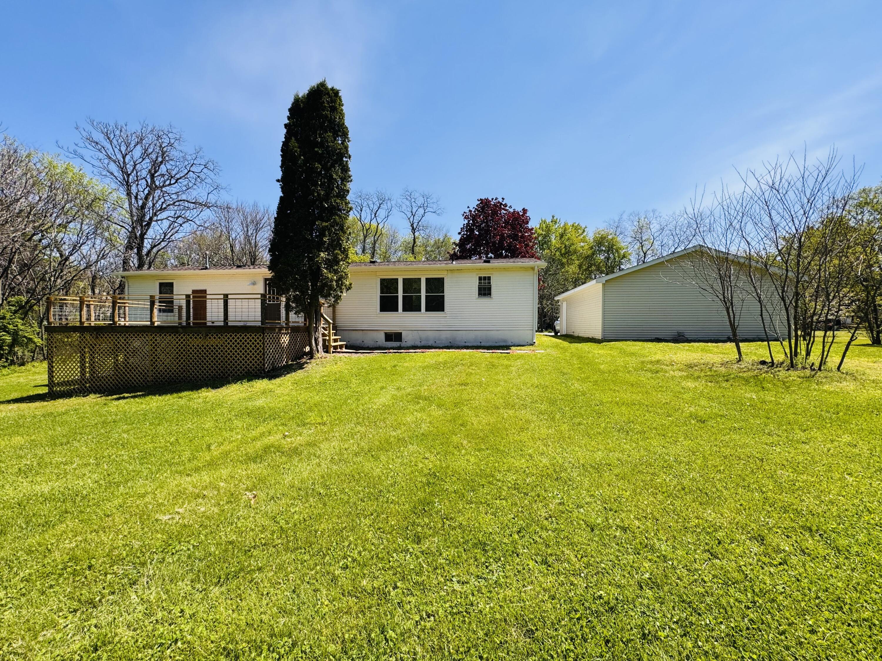 2432 Bond Street Niles MI 49120