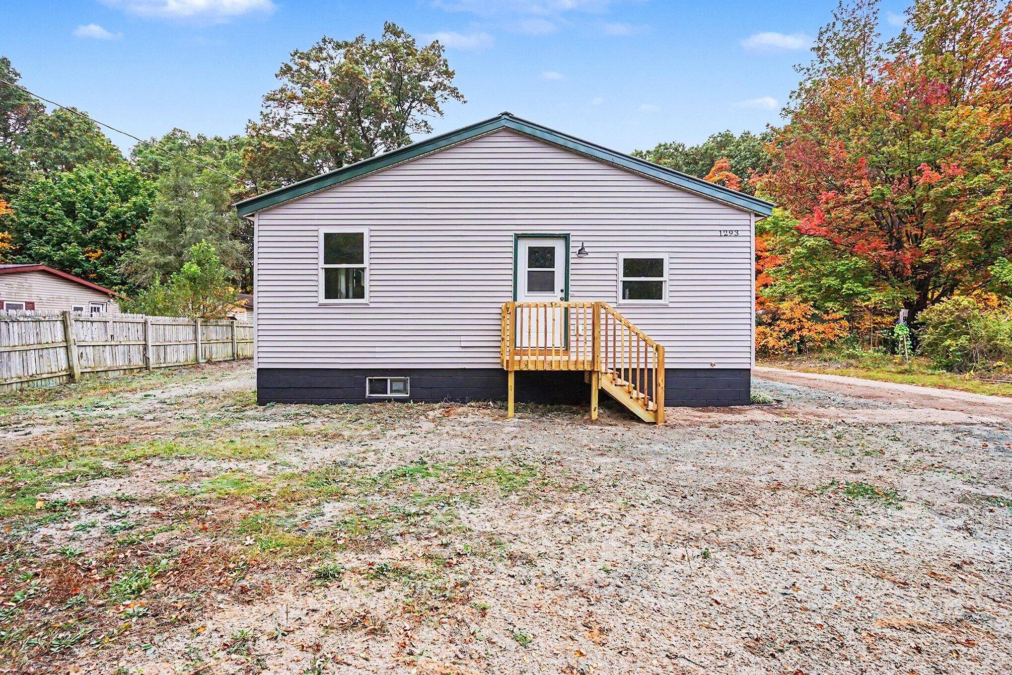1293 West Street Muskegon MI 49442