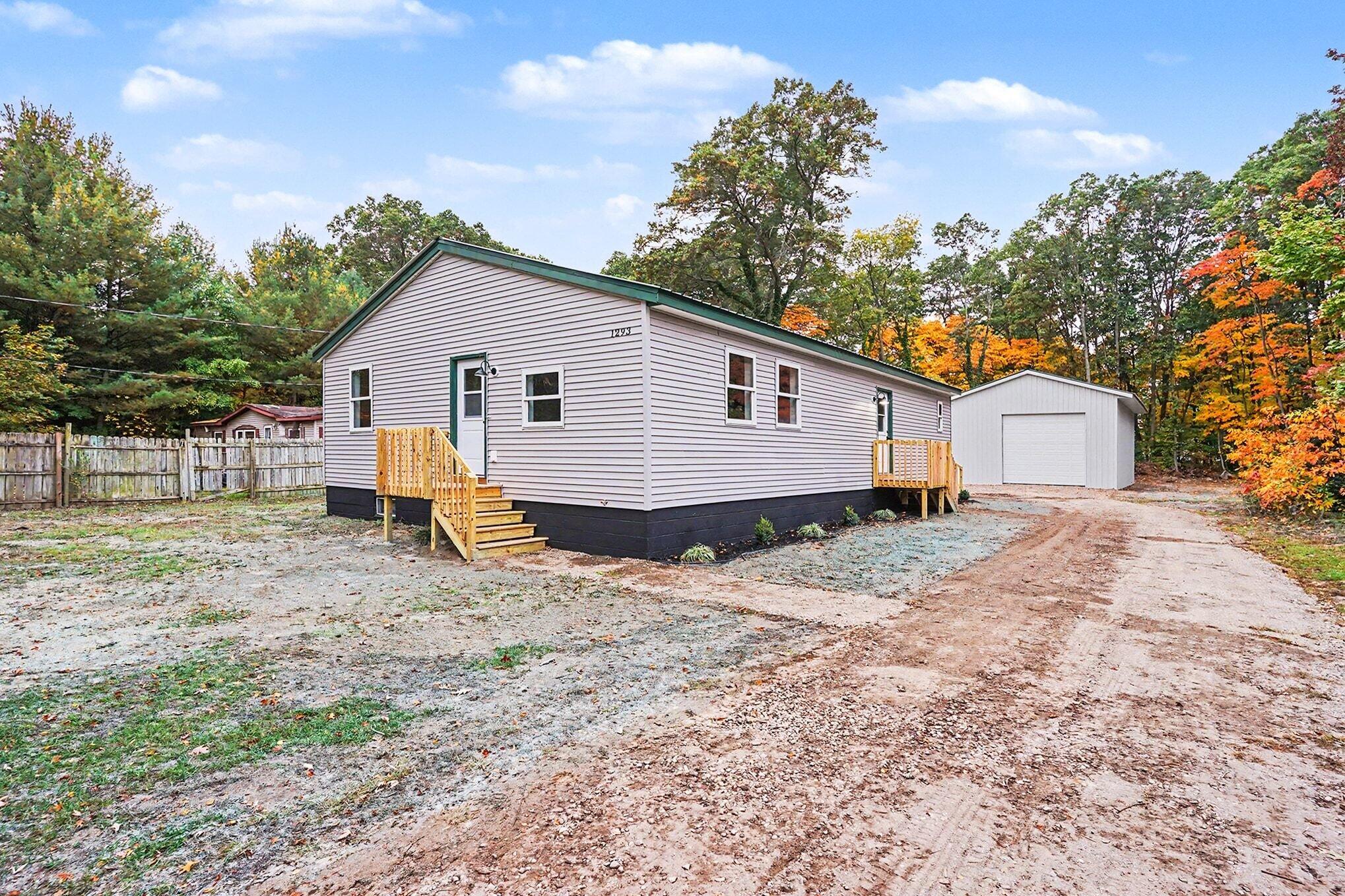 1293 West Street Muskegon MI 49442