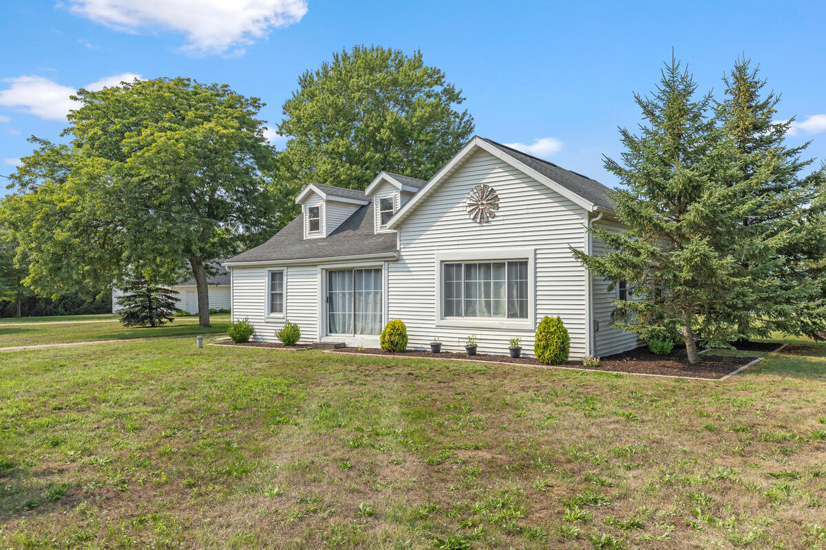 10681 Fillmore Street Zeeland MI 49464