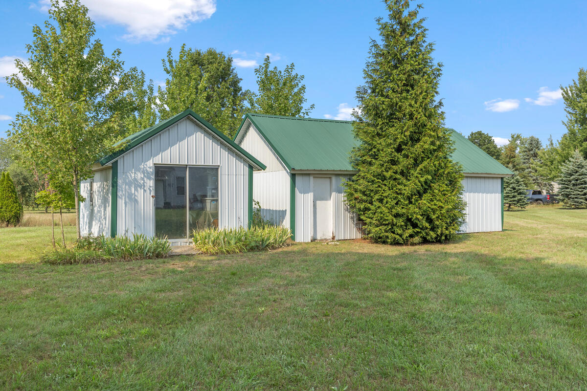 10681 Fillmore Street Zeeland MI 49464