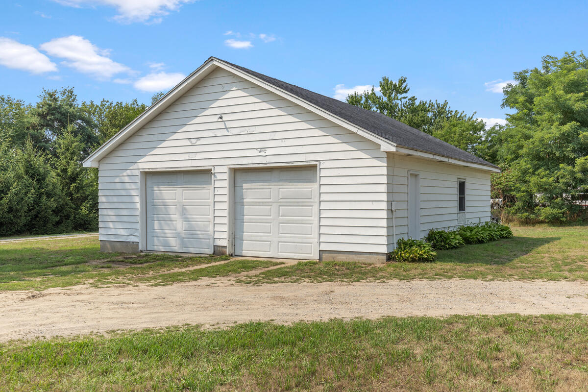 10681 Fillmore Street Zeeland MI 49464