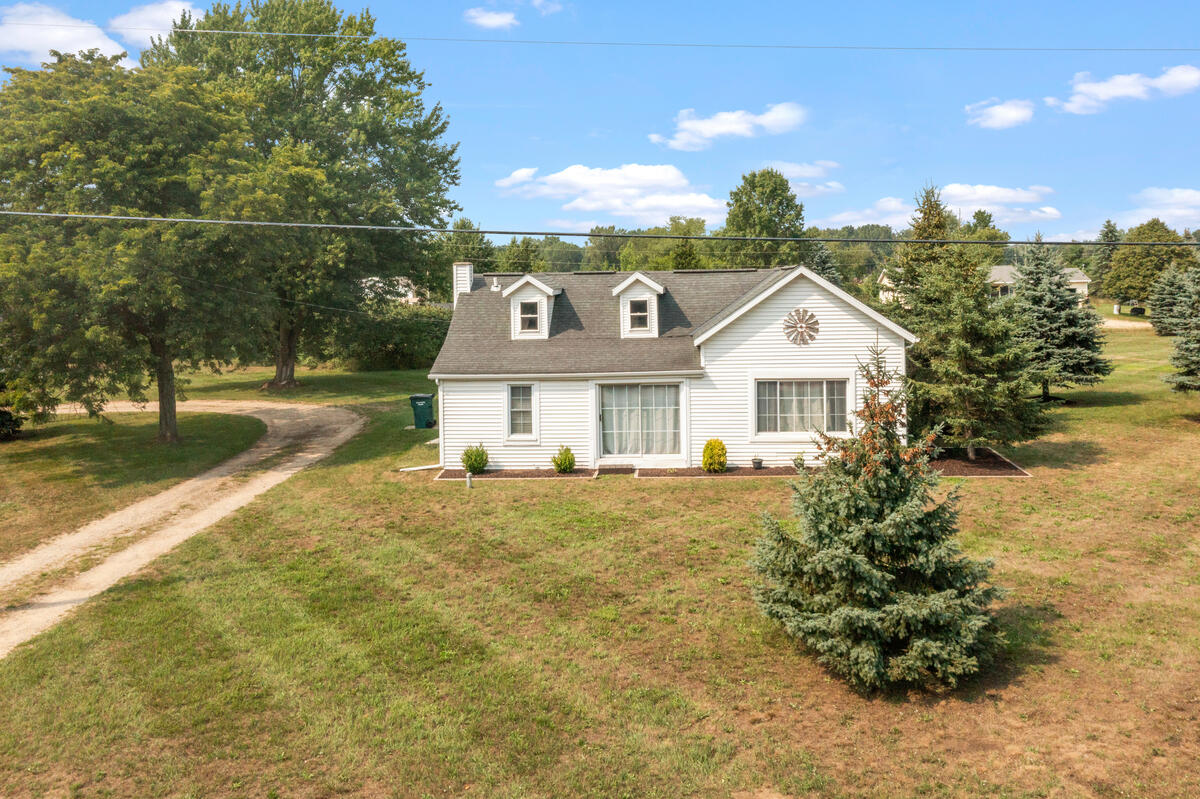 10681 Fillmore Street Zeeland MI 49464