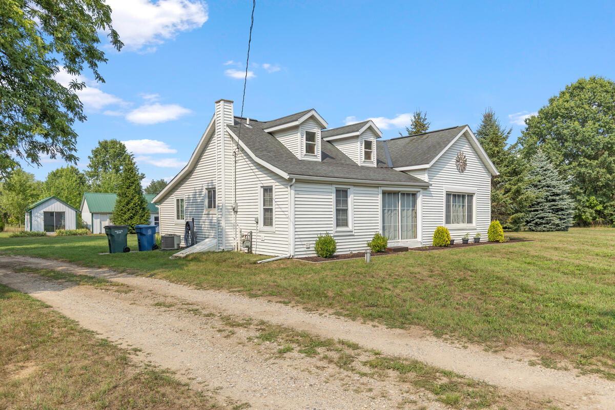10681 Fillmore Street Zeeland MI 49464