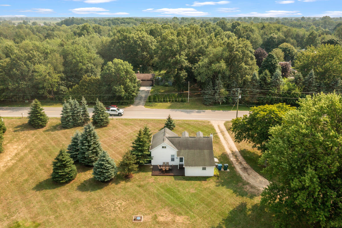 10681 Fillmore Street Zeeland MI 49464
