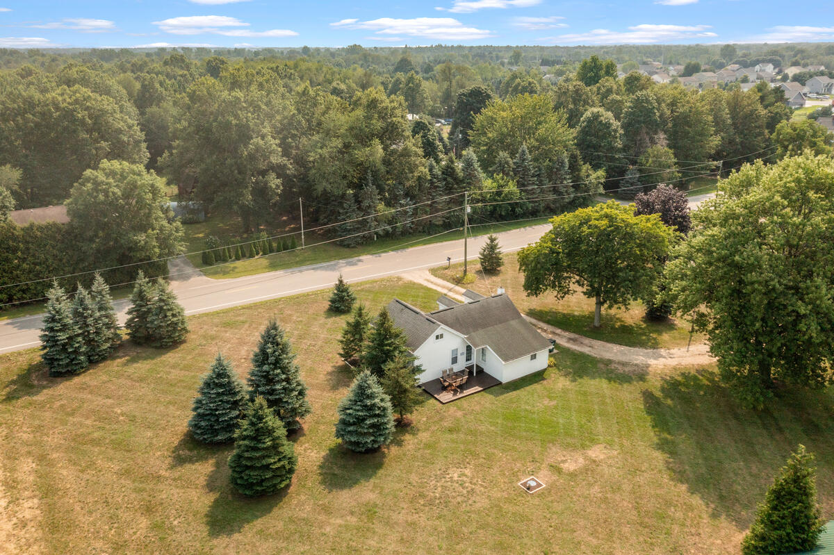 10681 Fillmore Street Zeeland MI 49464
