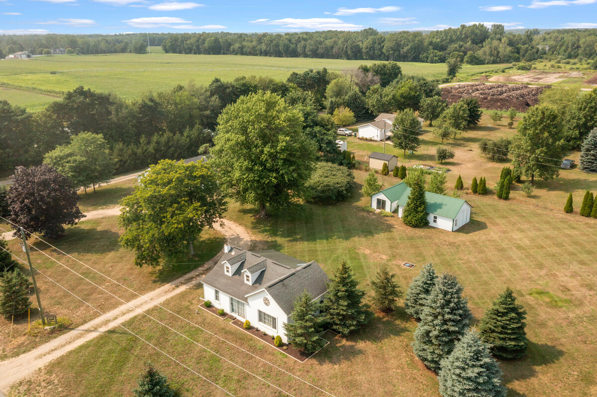 10681 Fillmore Street Zeeland MI 49464