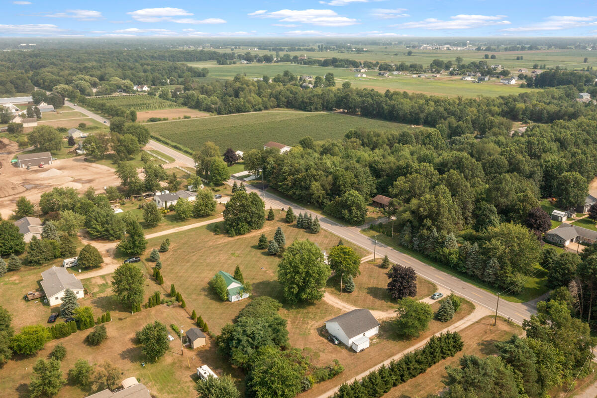 10681 Fillmore Street Zeeland MI 49464