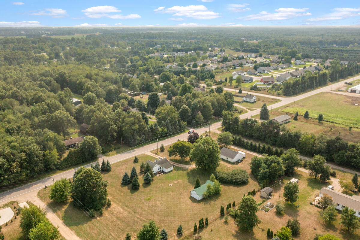 10681 Fillmore Street Zeeland MI 49464