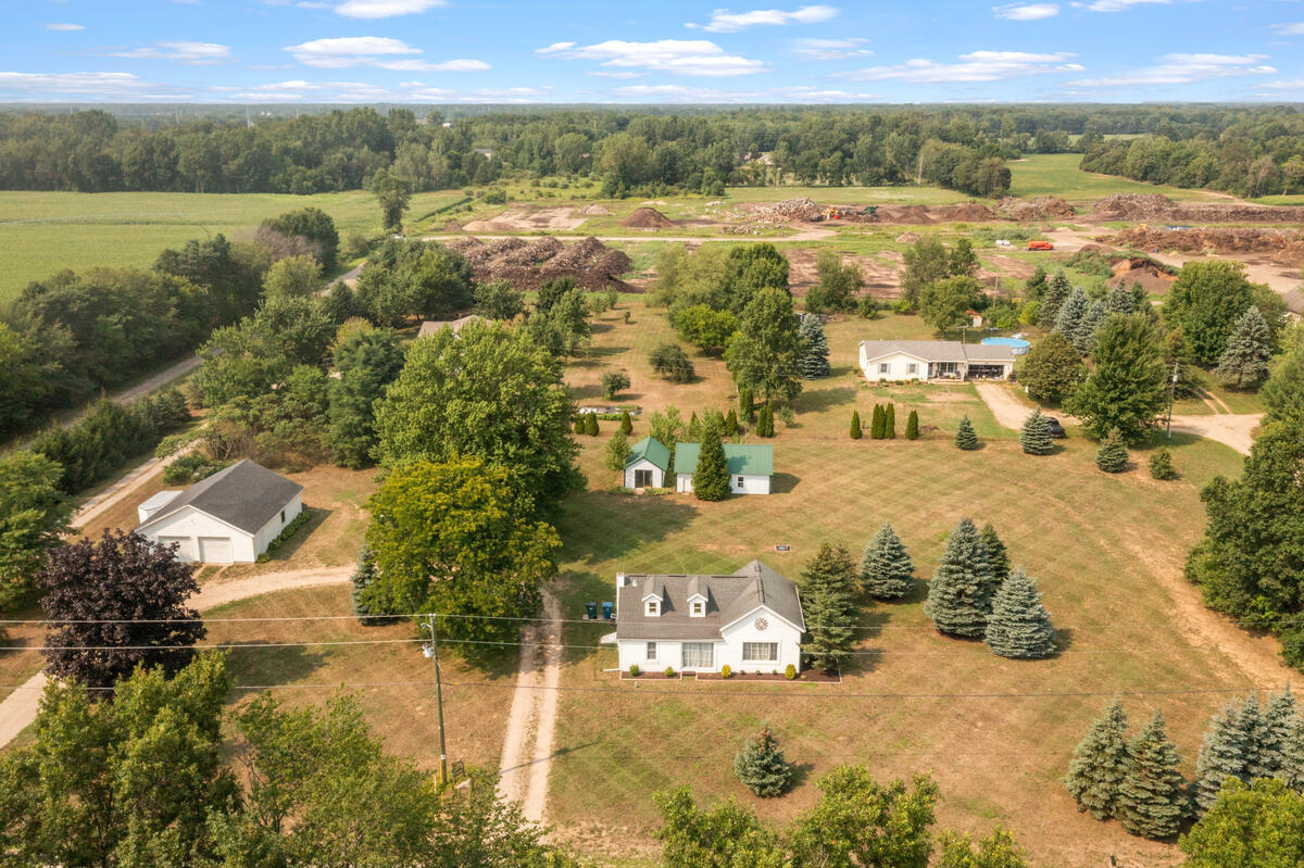 10681 Fillmore Street Zeeland MI 49464