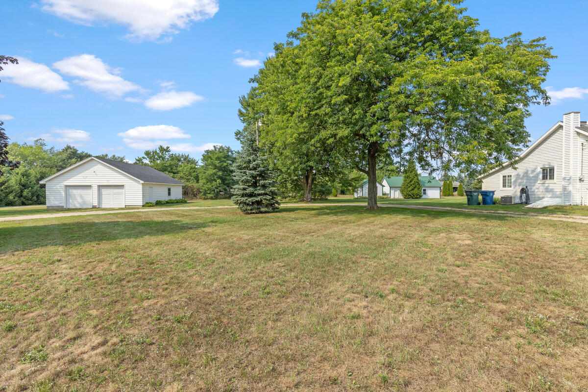 10681 Fillmore Street Zeeland MI 49464