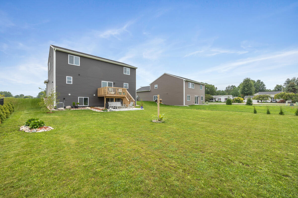 13662 Oasis Avenue Holland MI 49424