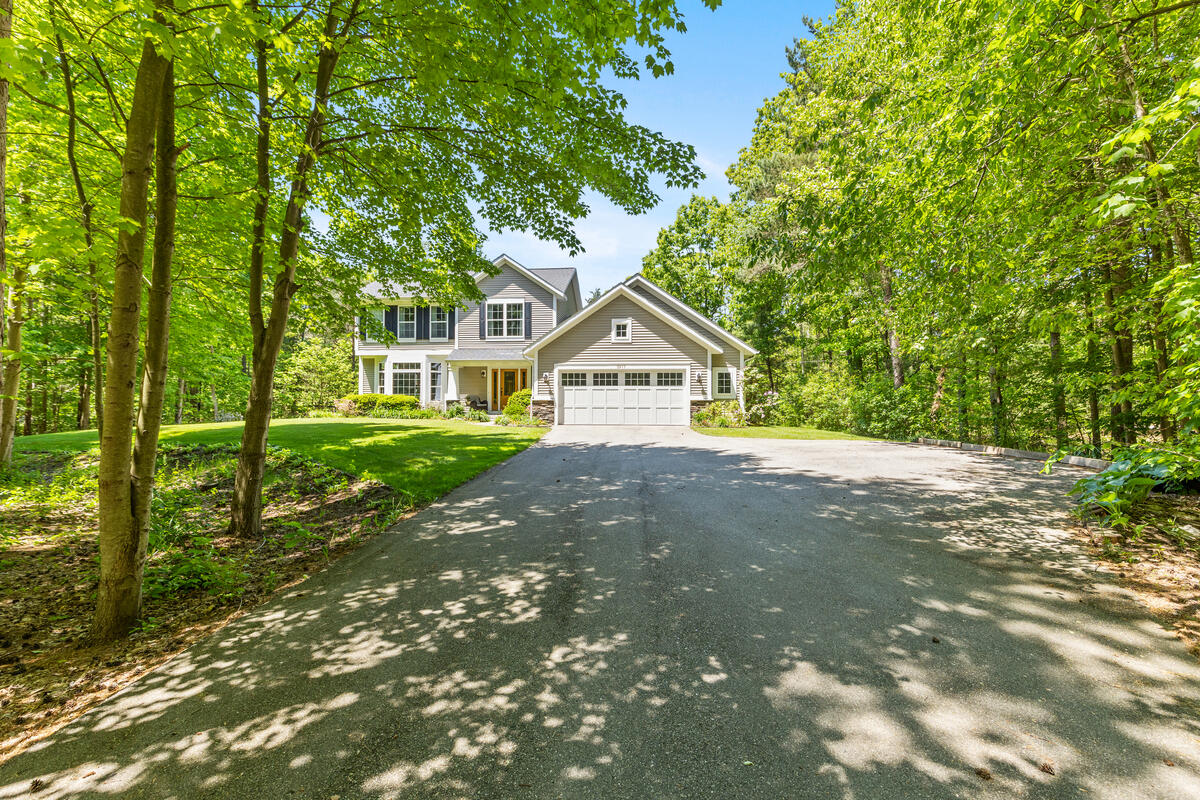 Holland MI, 3977 Tall Grass E Court