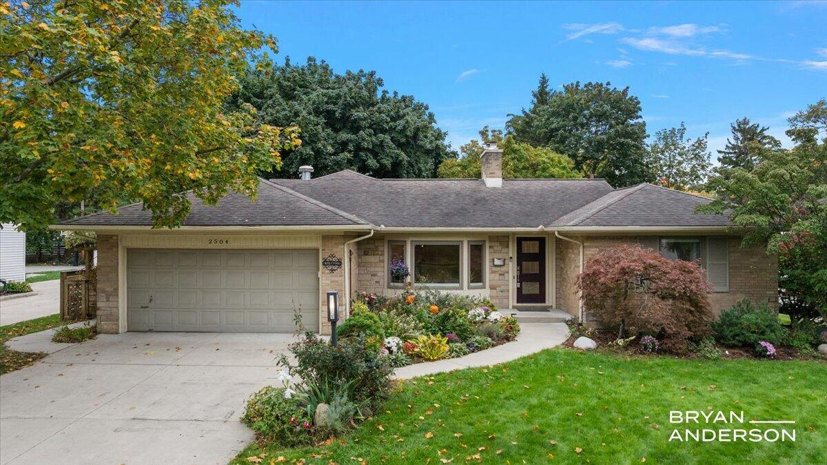 2504 Beechwood Drive SE East Grand Rapids MI 49506