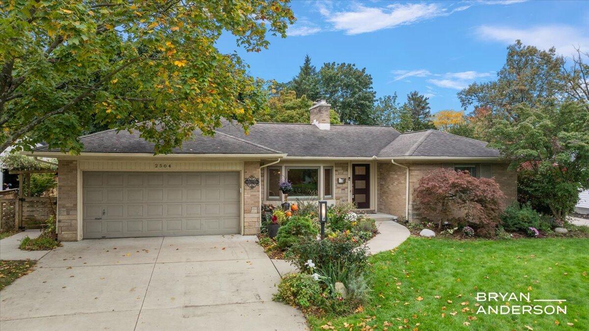 2504 Beechwood Drive SE East Grand Rapids MI 49506