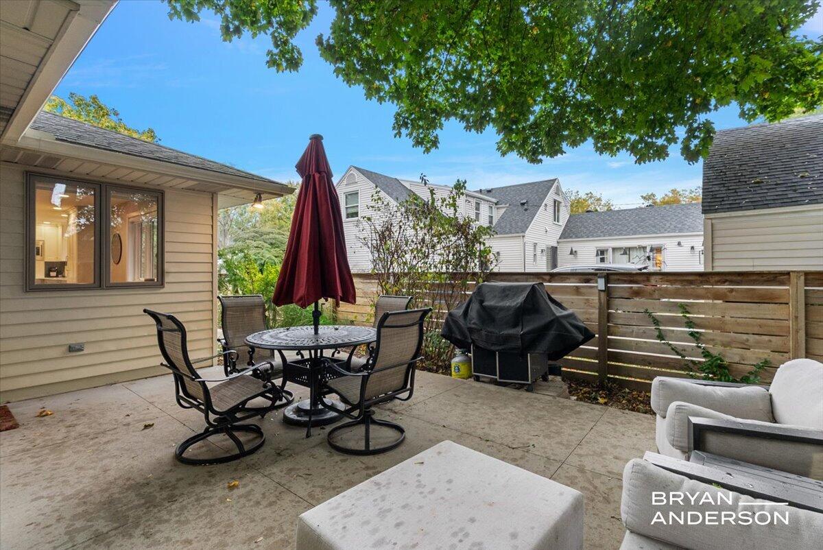 2504 Beechwood Drive SE East Grand Rapids MI 49506