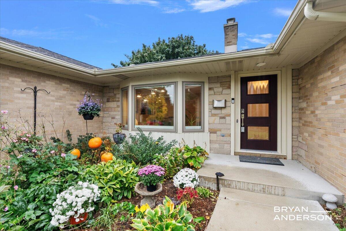 2504 Beechwood Drive SE East Grand Rapids MI 49506