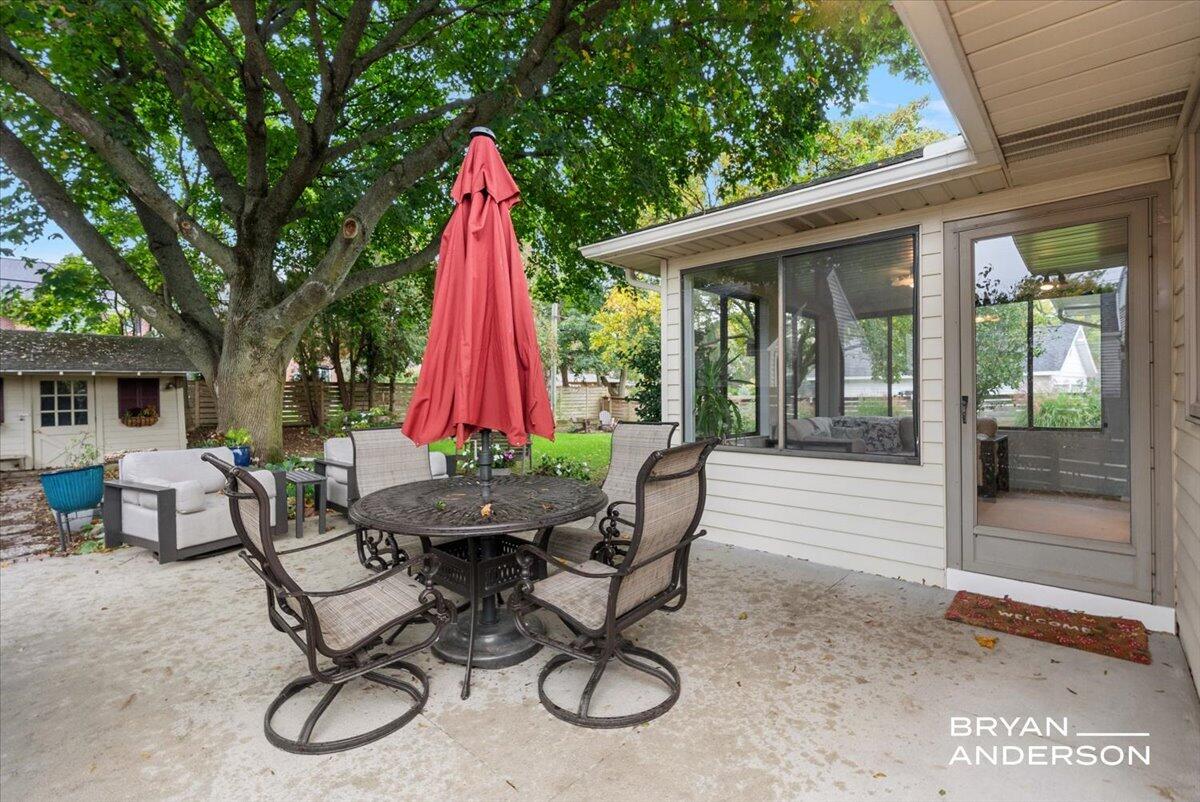 2504 Beechwood Drive SE East Grand Rapids MI 49506