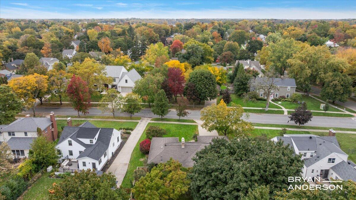 2504 Beechwood Drive SE East Grand Rapids MI 49506