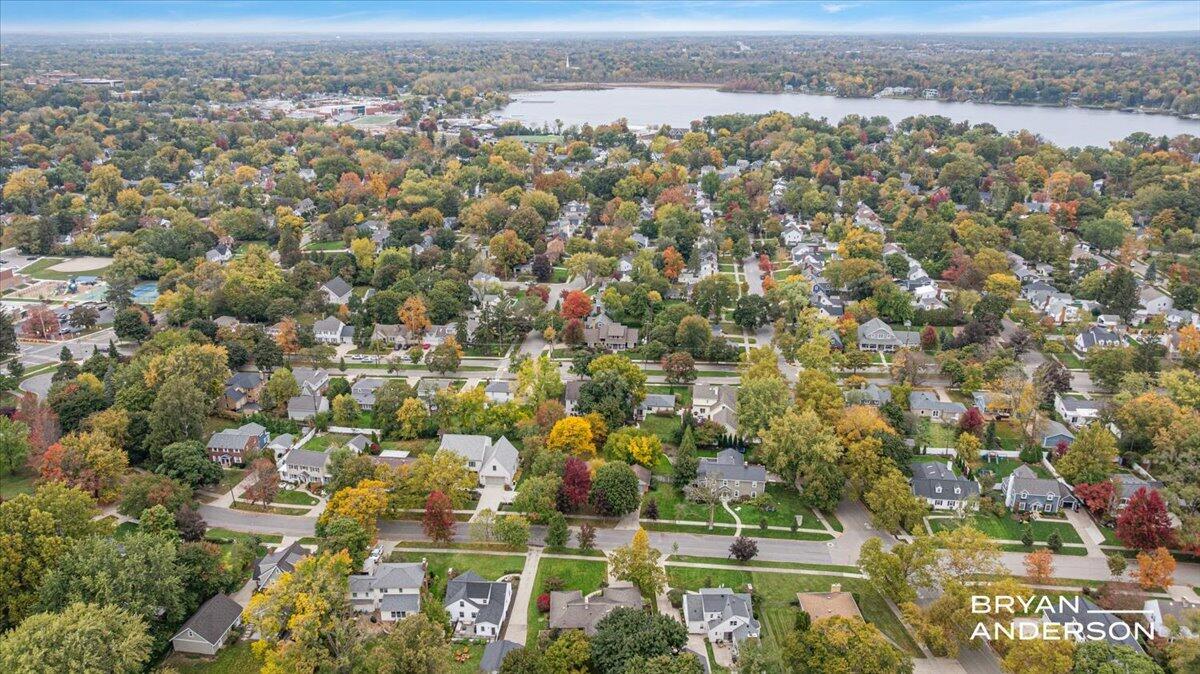 2504 Beechwood Drive SE East Grand Rapids MI 49506