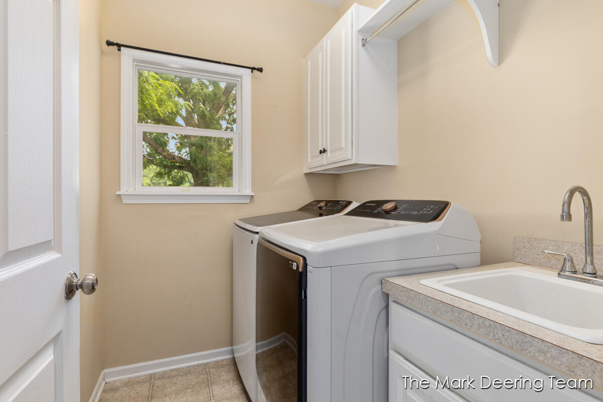3127 Royal Hannah Drive NE Rockford MI 49341