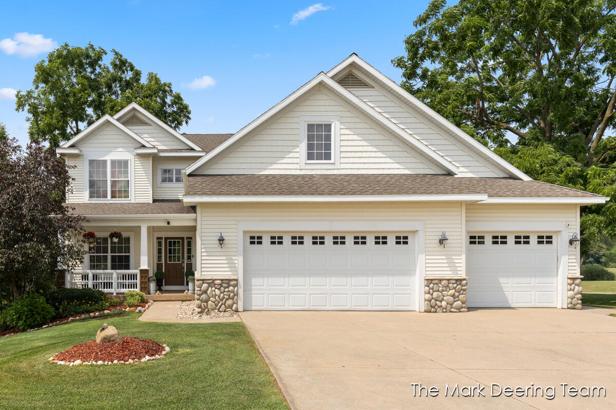 3127 Royal Hannah Drive NE Rockford MI 49341