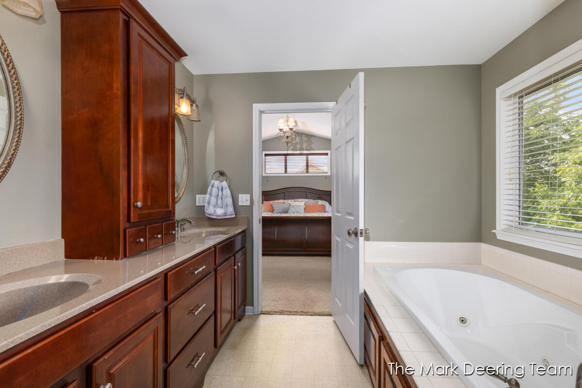 3127 Royal Hannah Drive NE Rockford MI 49341