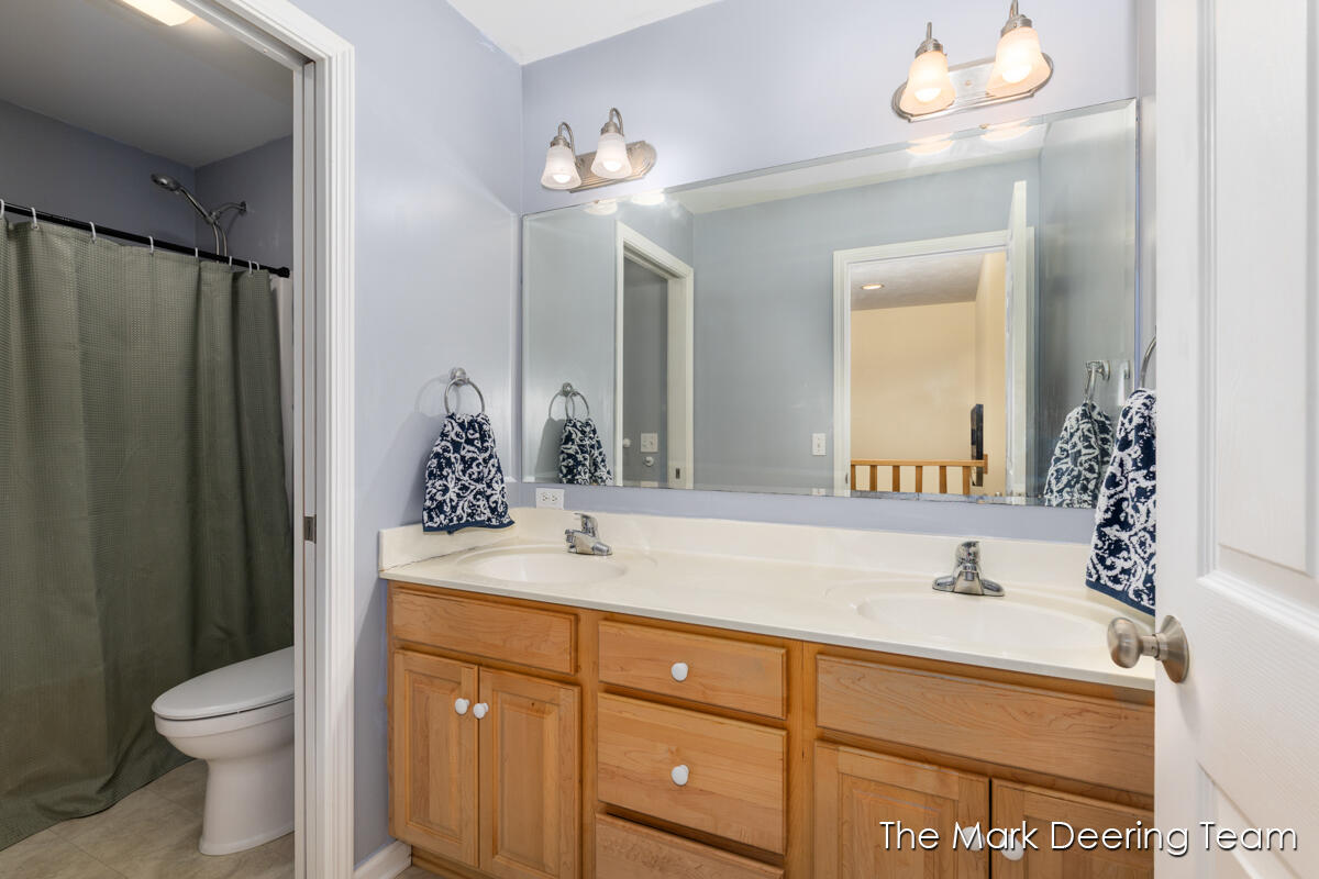 3127 Royal Hannah Drive NE Rockford MI 49341