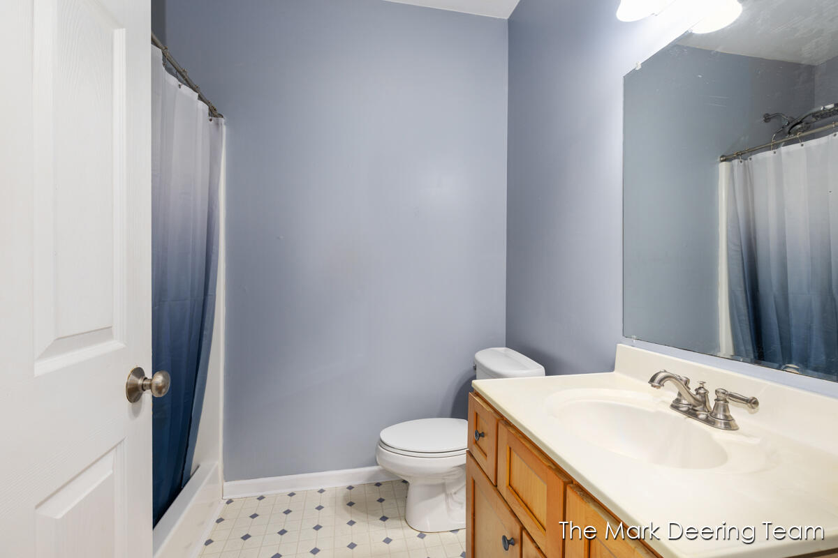 3127 Royal Hannah Drive NE Rockford MI 49341