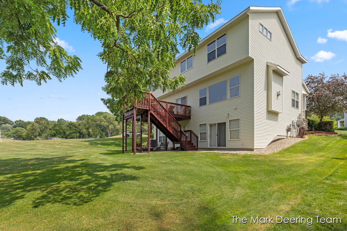 3127 Royal Hannah Drive NE Rockford MI 49341