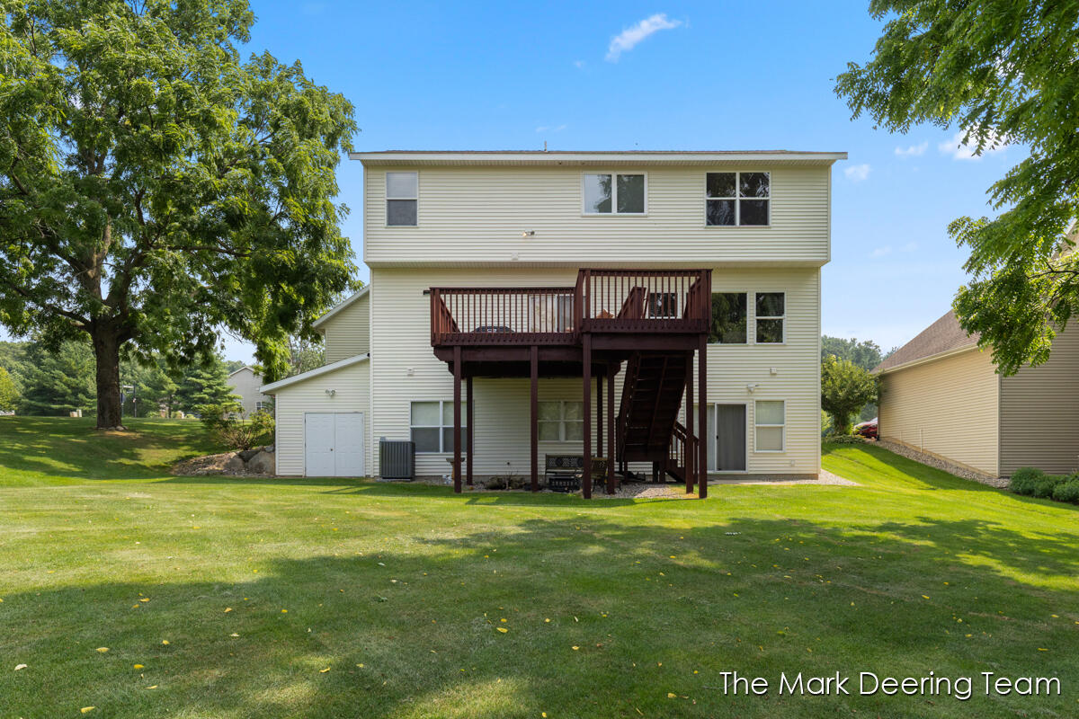3127 Royal Hannah Drive NE Rockford MI 49341