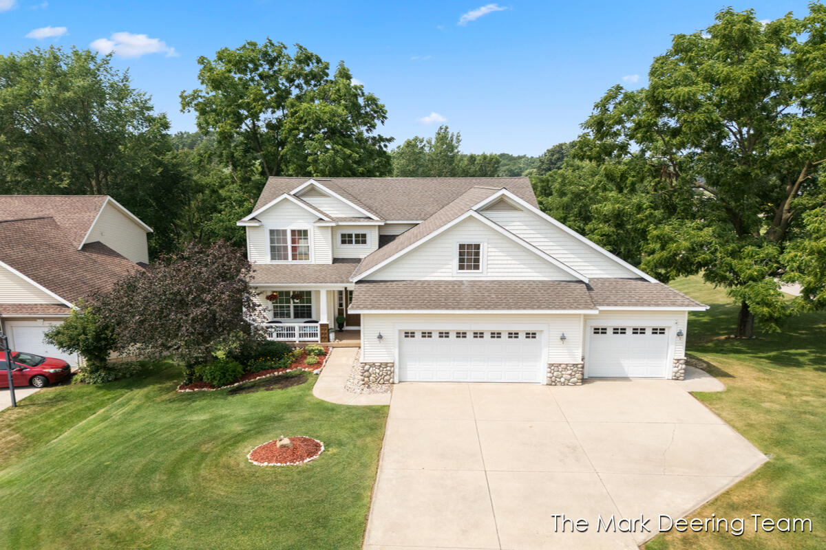 3127 Royal Hannah Drive NE Rockford MI 49341