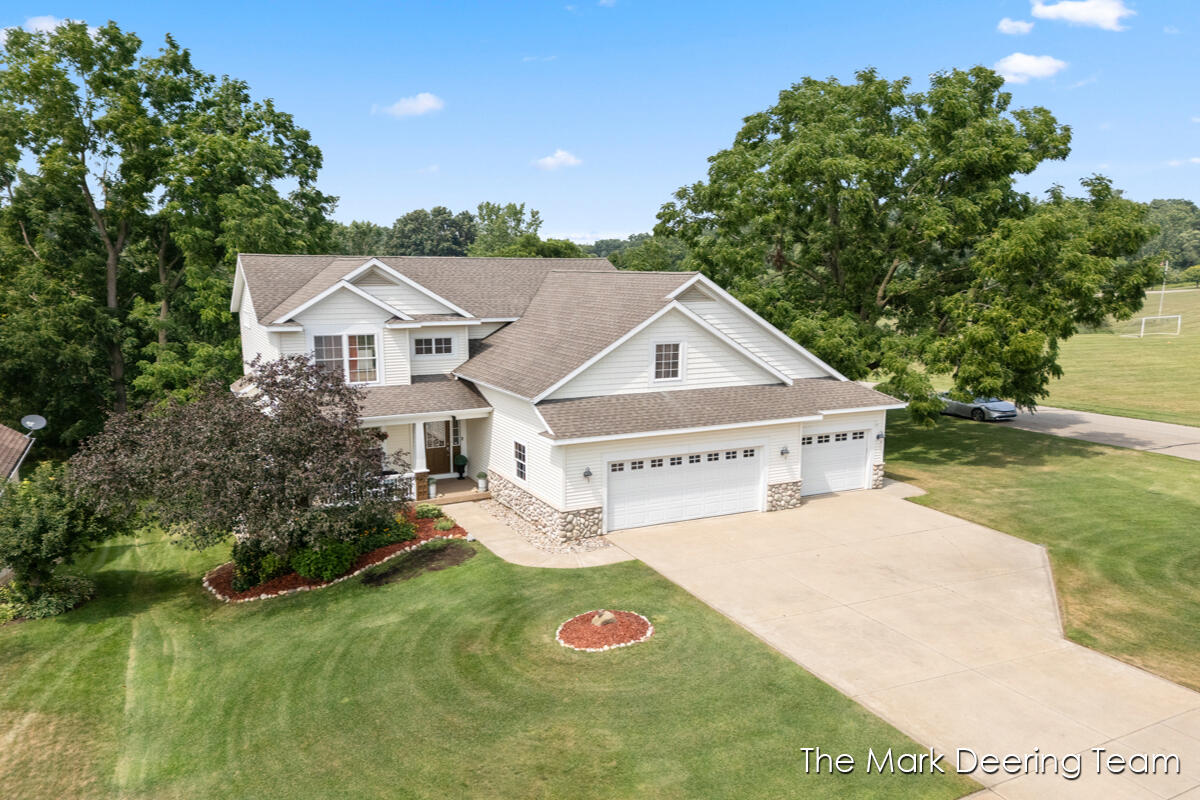 3127 Royal Hannah Drive NE Rockford MI 49341
