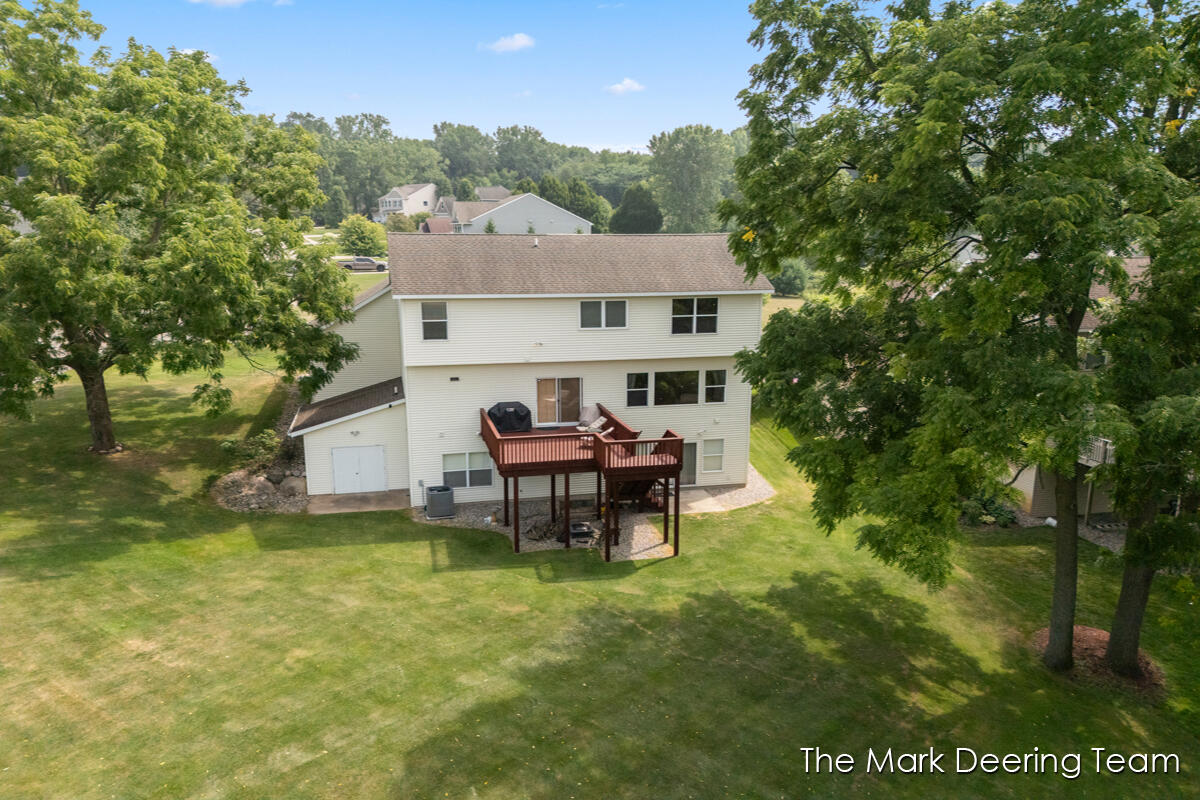3127 Royal Hannah Drive NE Rockford MI 49341